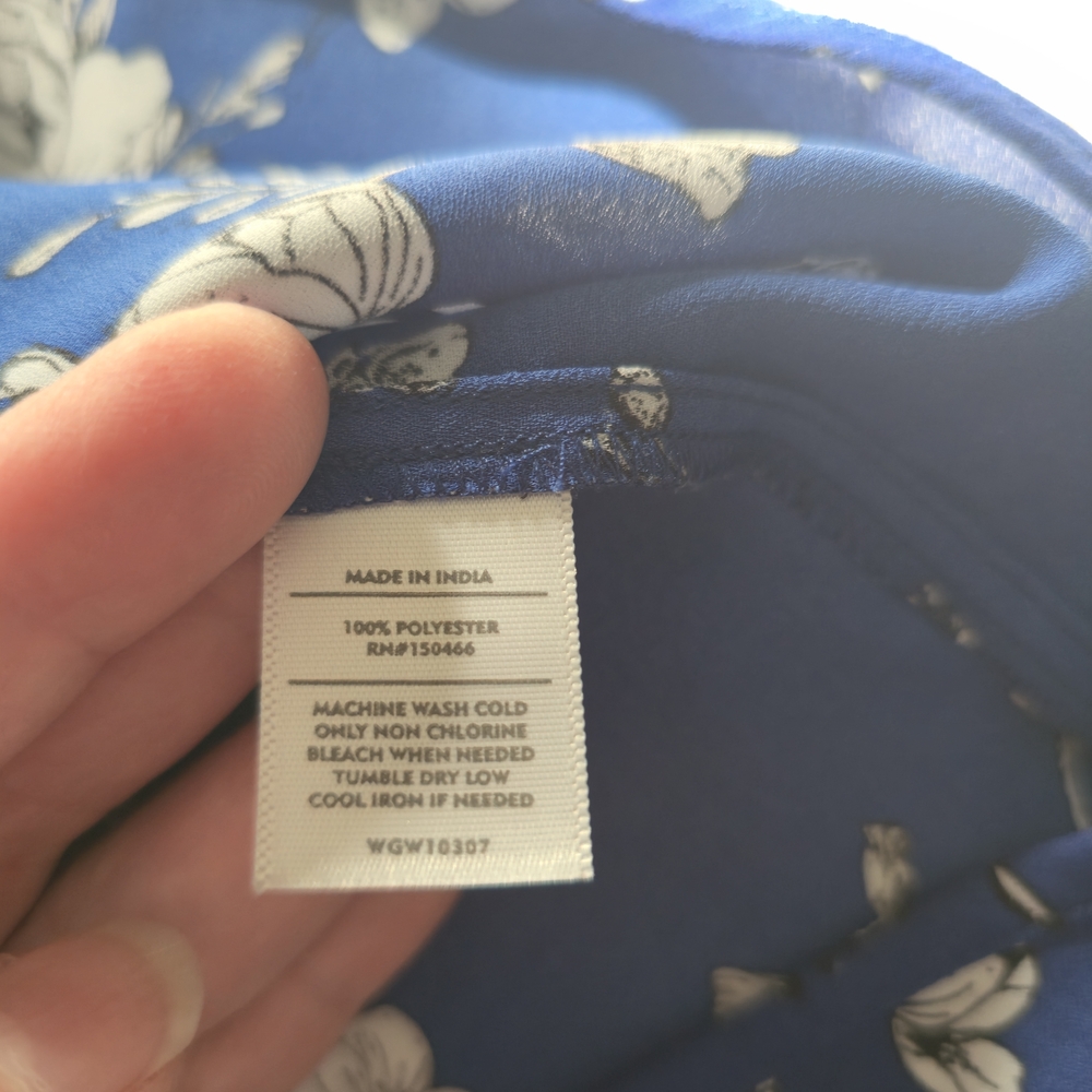 41 Hawthorn Royal Blue Floral Halter Blouse - Picture 4 of 9